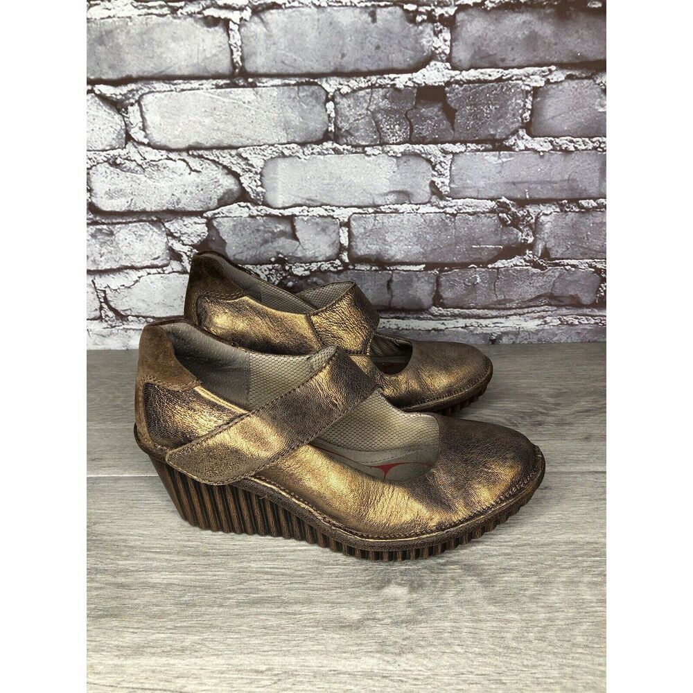Bionica Bronze Leather Shimmer Mary Jane Strap Wedge Shoes Women Sz 7.5M US/38EU